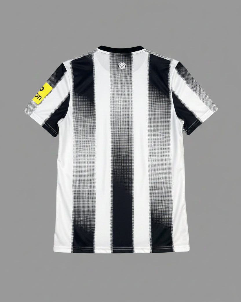 Camiseta de local del Newcastle United 25/26