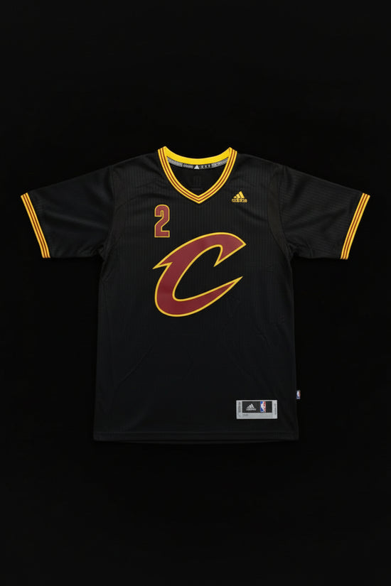 Camiseta con mangas Kyrie Irving de los Cleveland Cavaliers